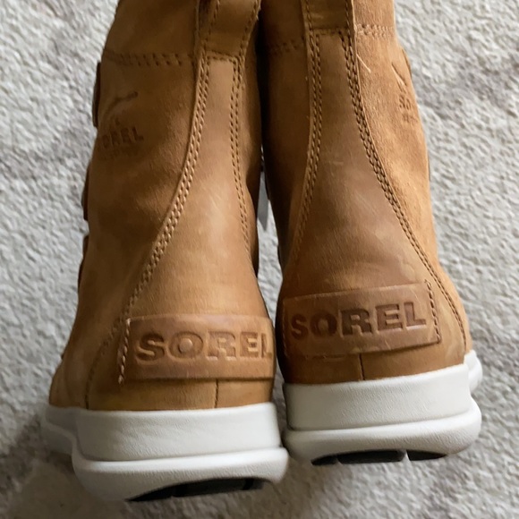 - NEW- Sorel Explorer Joan boots - Picture 9 of 11